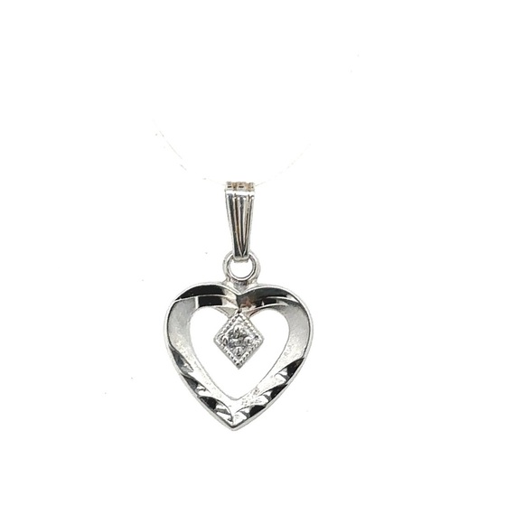 Vintage Sterling Silver Heart Pendant with Diamond on 18” Sterling Box Chain - Picture 5 of 5